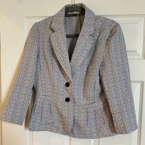 Plaid blazer. Size 6 and fits a medium